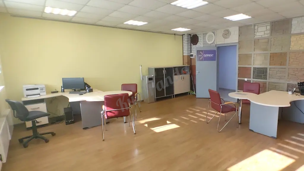 Офис 38,4 м² с мебелью и оргтехникой на Калинина