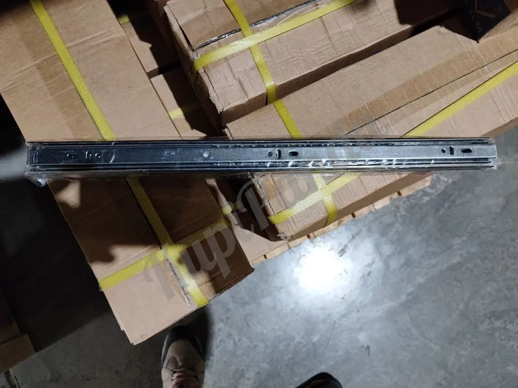 мебельная фарнитура