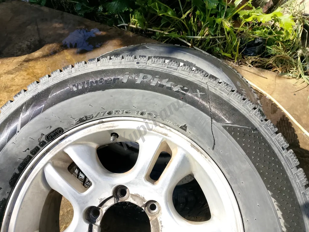 Шины зима на дисках 235/70R16 бу 2 шт
