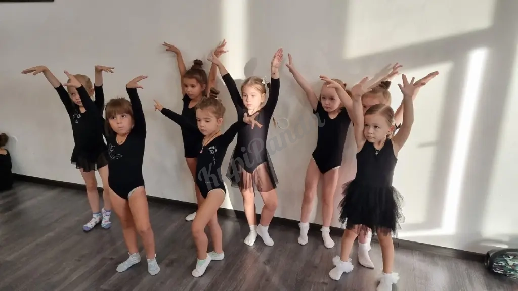 👶 Танцы для малышей в Новороссийске: от 3,5 до 6 лет — набор в группы хореографии и ритмики.