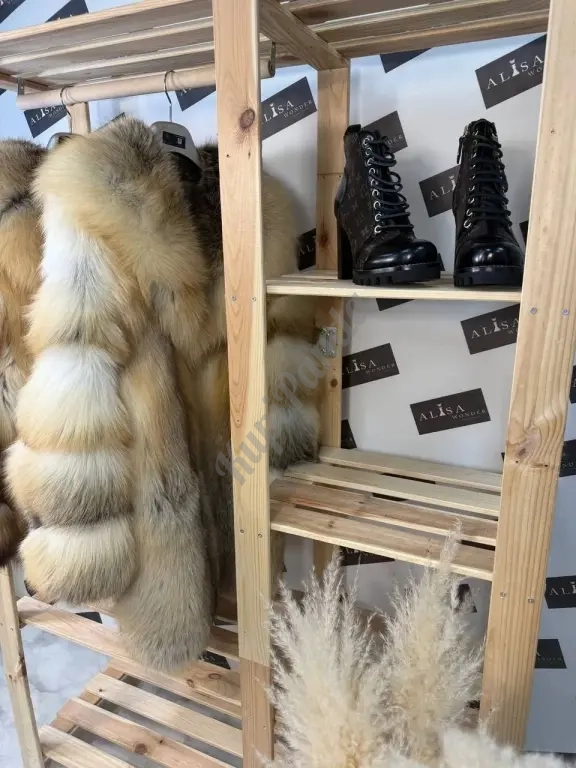 Шуба из лисы Saint Laurent