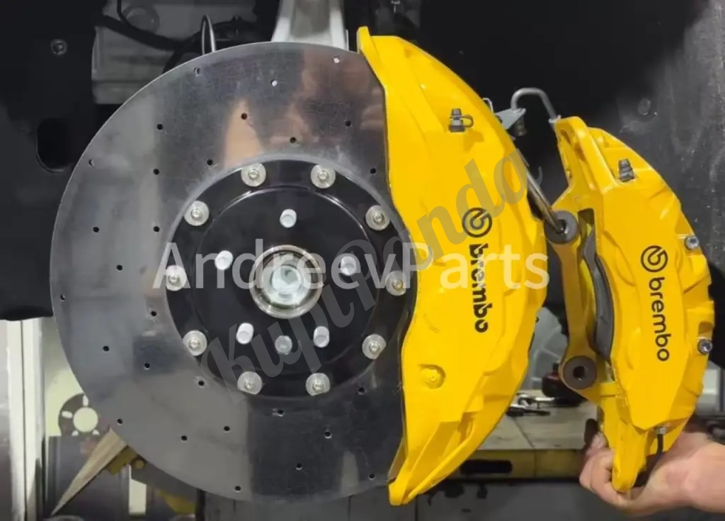 Карбон-керамические тормоза BREMBO на Land Rover Defender 5.0