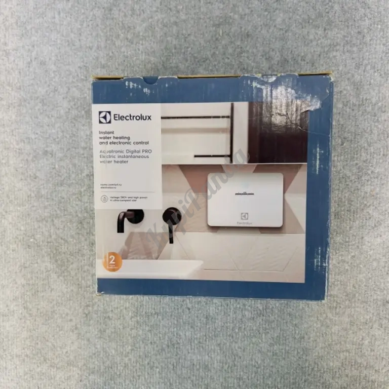 Водонагреватель проточный Electrolux aquatronic 8