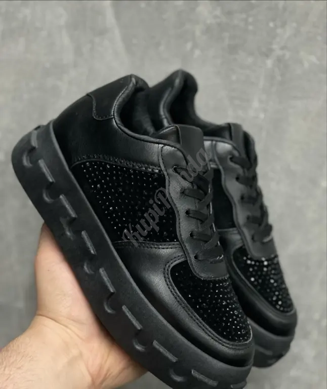 Кроссовки женские новые