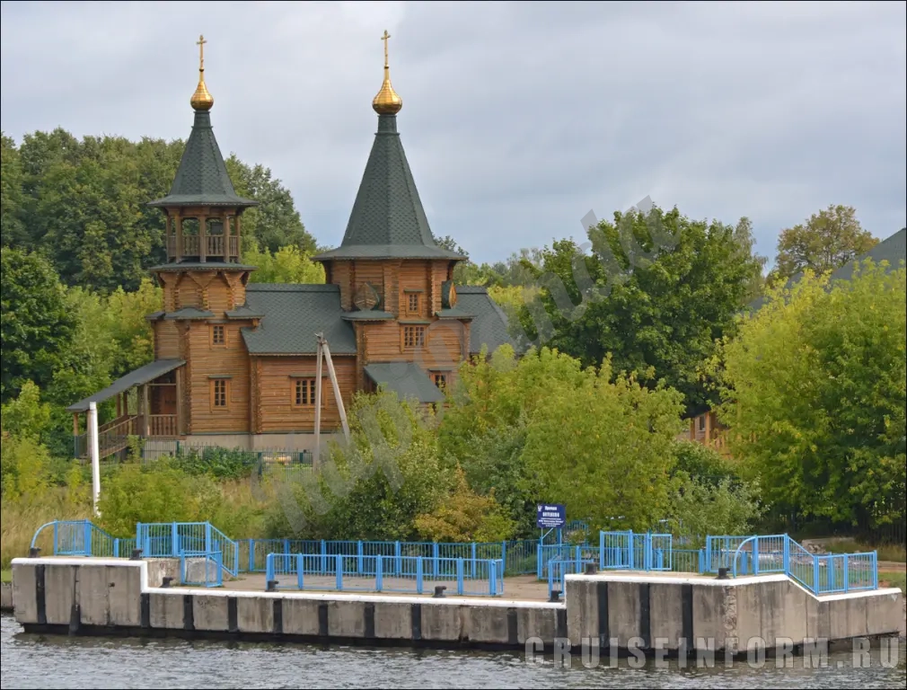 Уютный дом на острове в Московской области