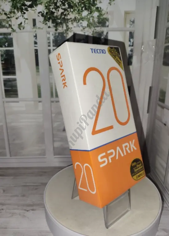 Смартфон Tecno Spark 20, 8/256 ГБ Ростест черный новинка