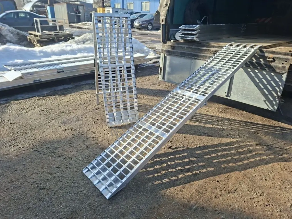 Сходни складные приставные 1300 кг