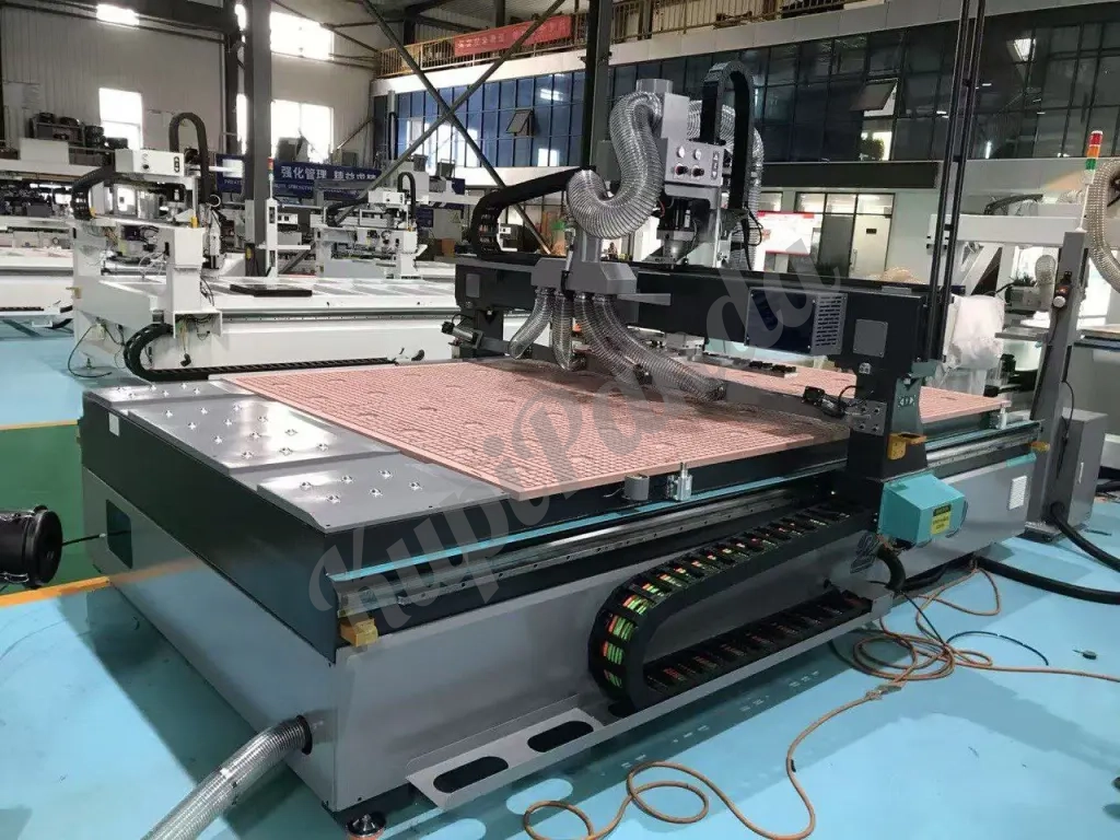 Фрезерный станок с ЧПУ