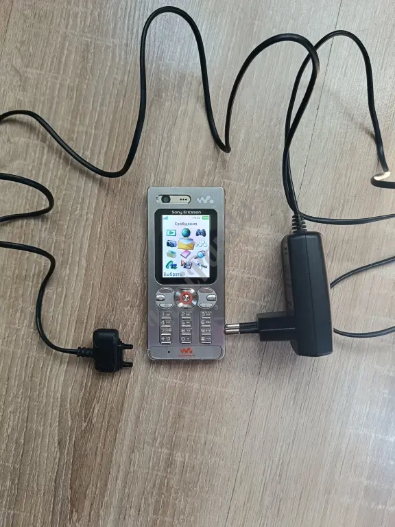 Sony Ericsson w880i