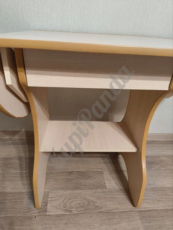 Продам кухонный стол