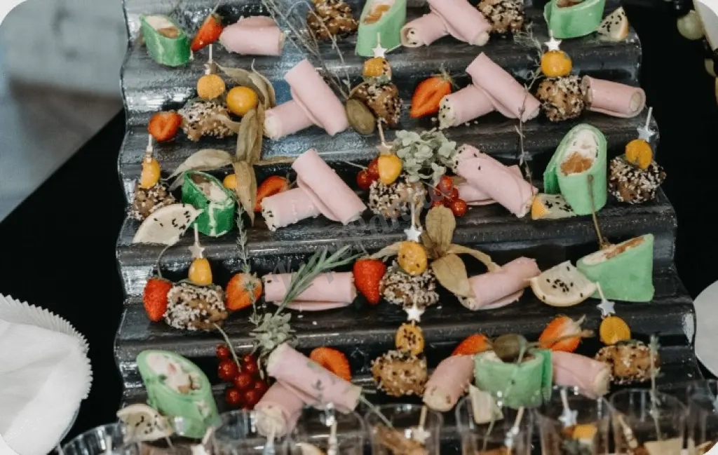 Банкет на свадьбу,кейтеринг и фуршет для свадеб в Москве и Подмосковье