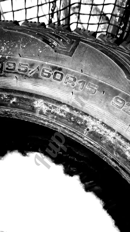 Продам зимние шины шипованные