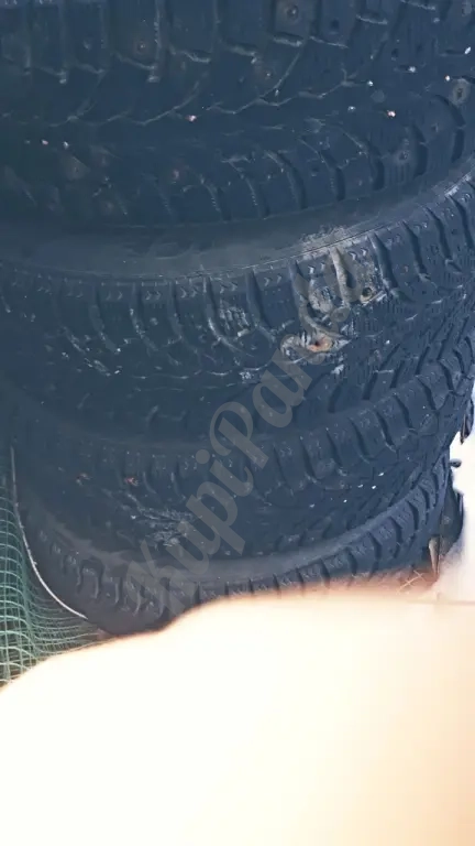 Продам зимние колеса,шипованные