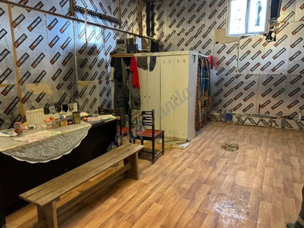 Аренда цехов общей площадью - 2400 м2 с 2 кран-балками по 10 т и краном на 16 т