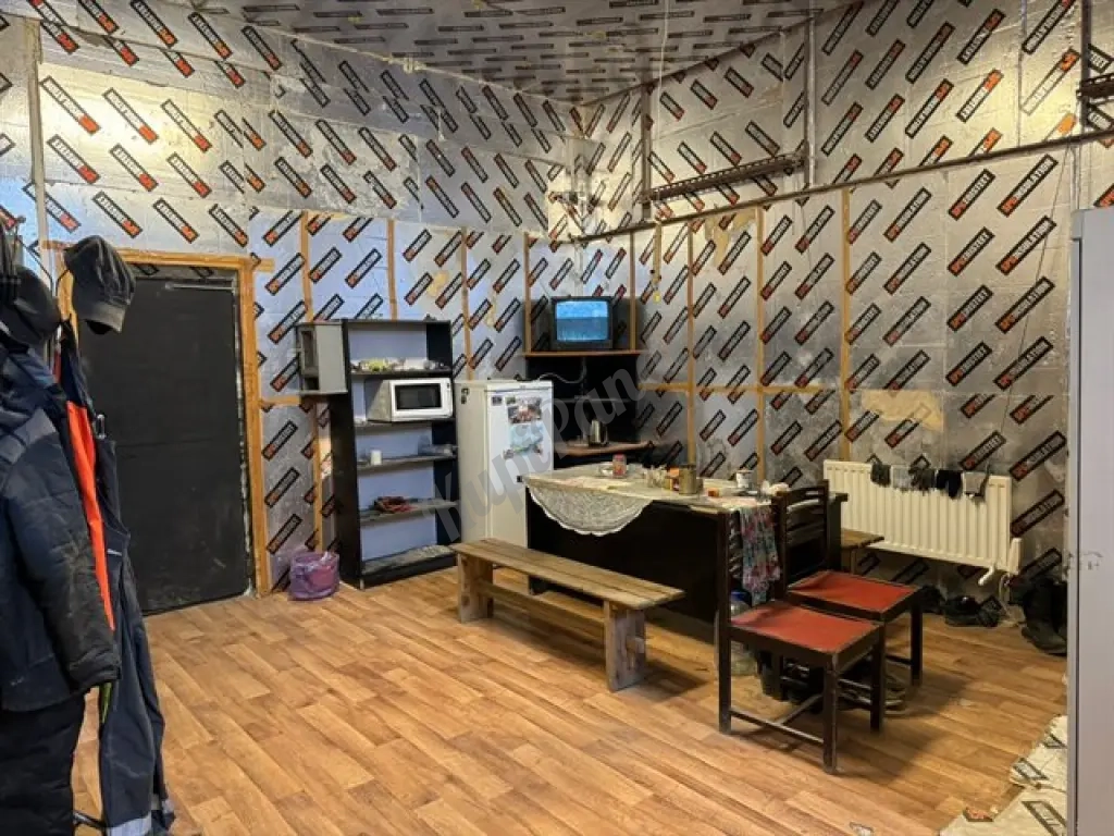 Аренда цехов общей площадью - 2400 м2 с 2 кран-балками по 10 т и краном на 16 т