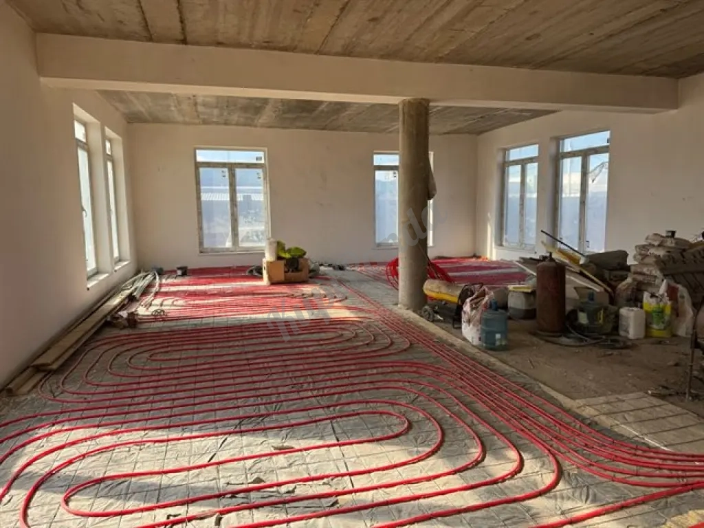 Аренда трехэтажного здания 600 м2 c бассейном и сауной