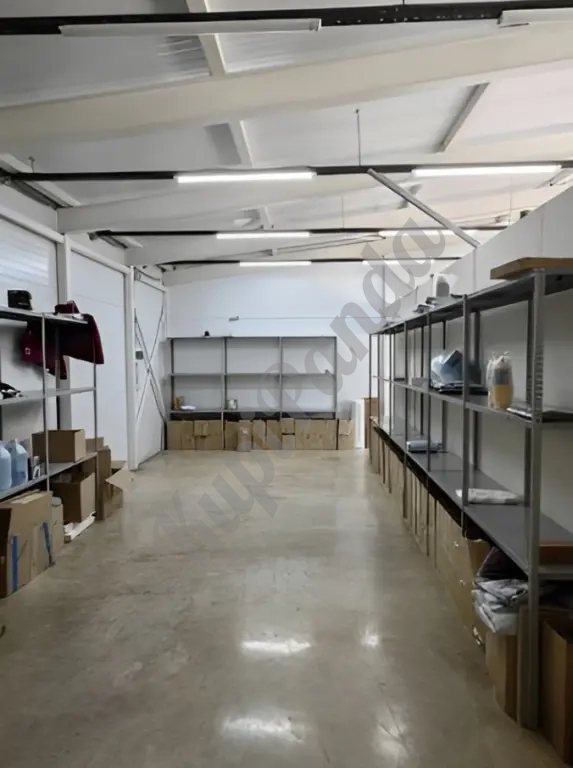 Аренда торгового помещения 98 м² в торговом центре