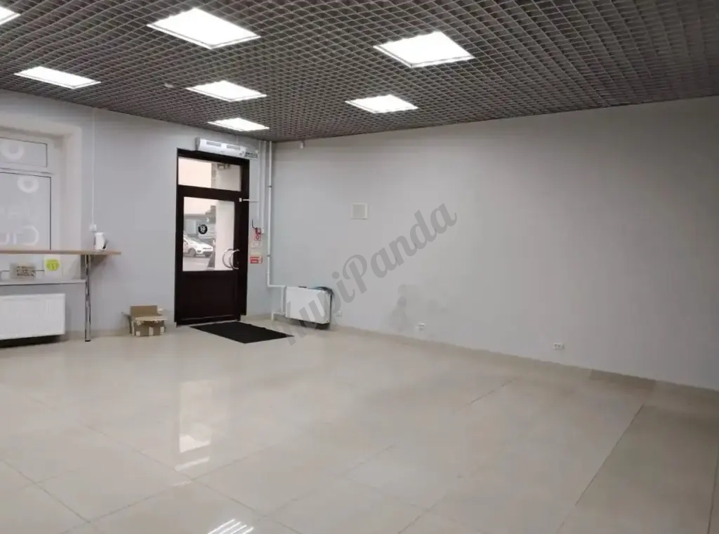 Сдам помещение 100 кв. под коммерцию. На трафике
