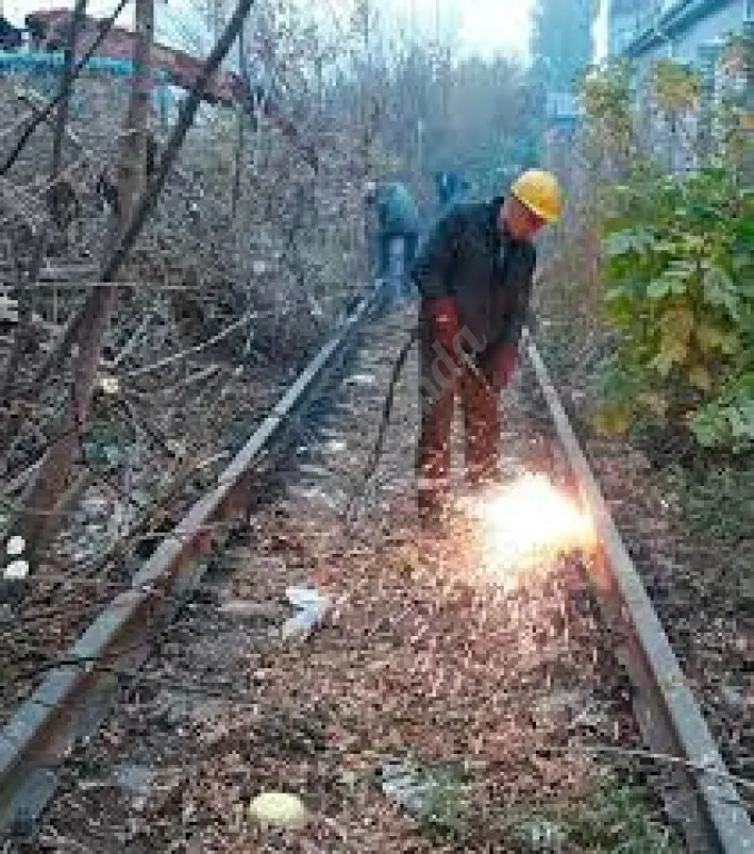 Демонтаж б/у металлоконструкций и трубопроводов.