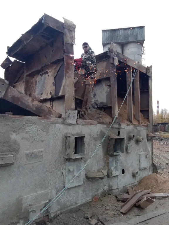 Демонтаж б/у металлоконструкций и трубопроводов.
