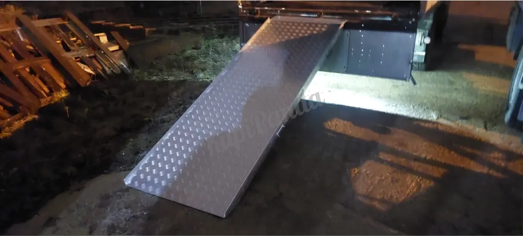 Мост погрузочный с бортами 2500 мм до 500 кг