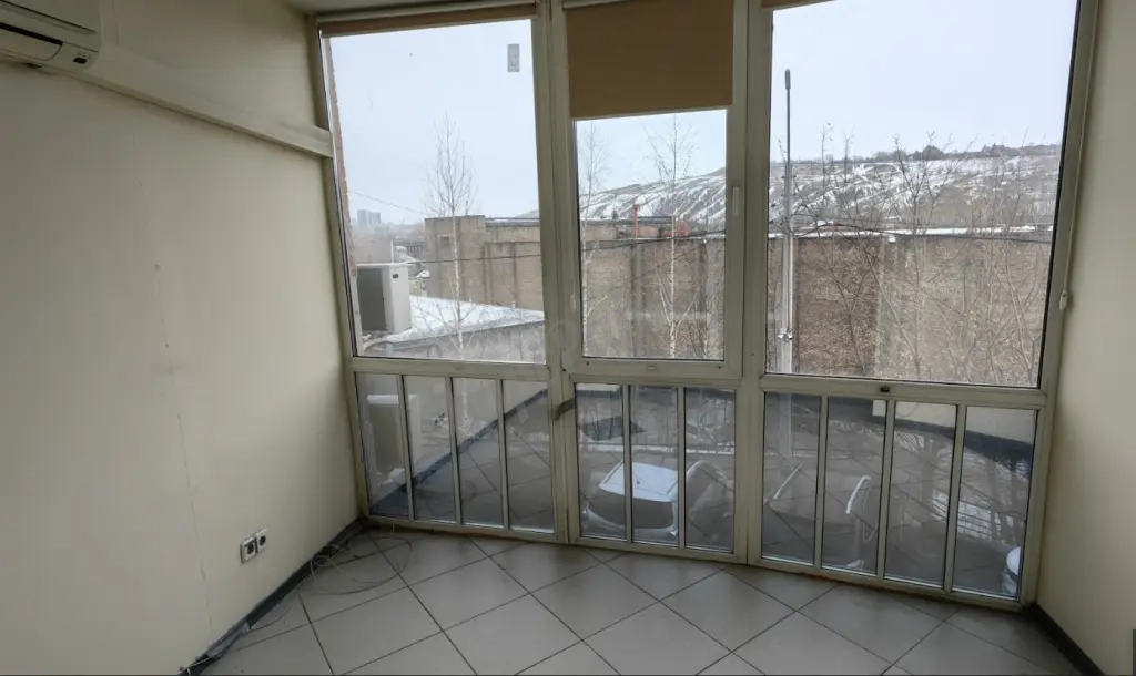 Офис в самом центре города 189 м² 1 линия