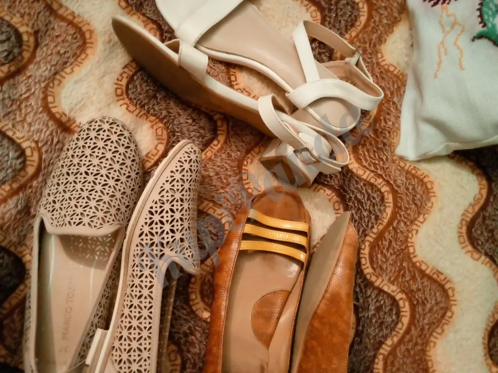 Босоножки и туфли разные