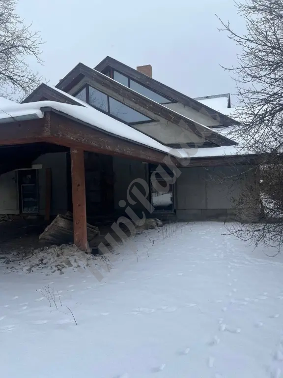 Продается двухэтажный дом в центре Луганска!