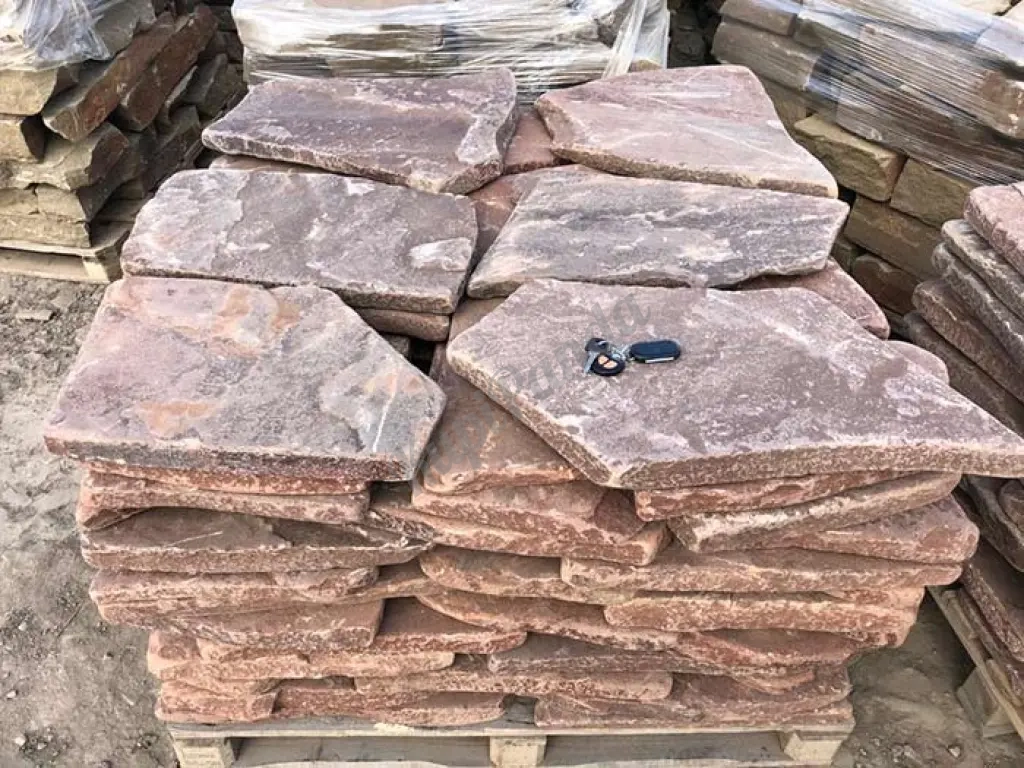Камень галтованный красный Плаха