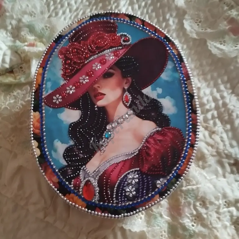 услада женского глаза-шкатулки и вазы