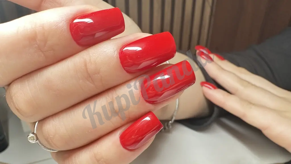 Маникюр ,педикюр ,наращивание