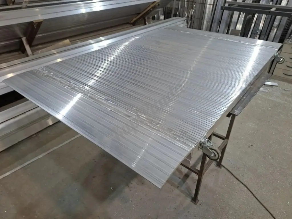 Мост перегрузочный для складской техники, рохли