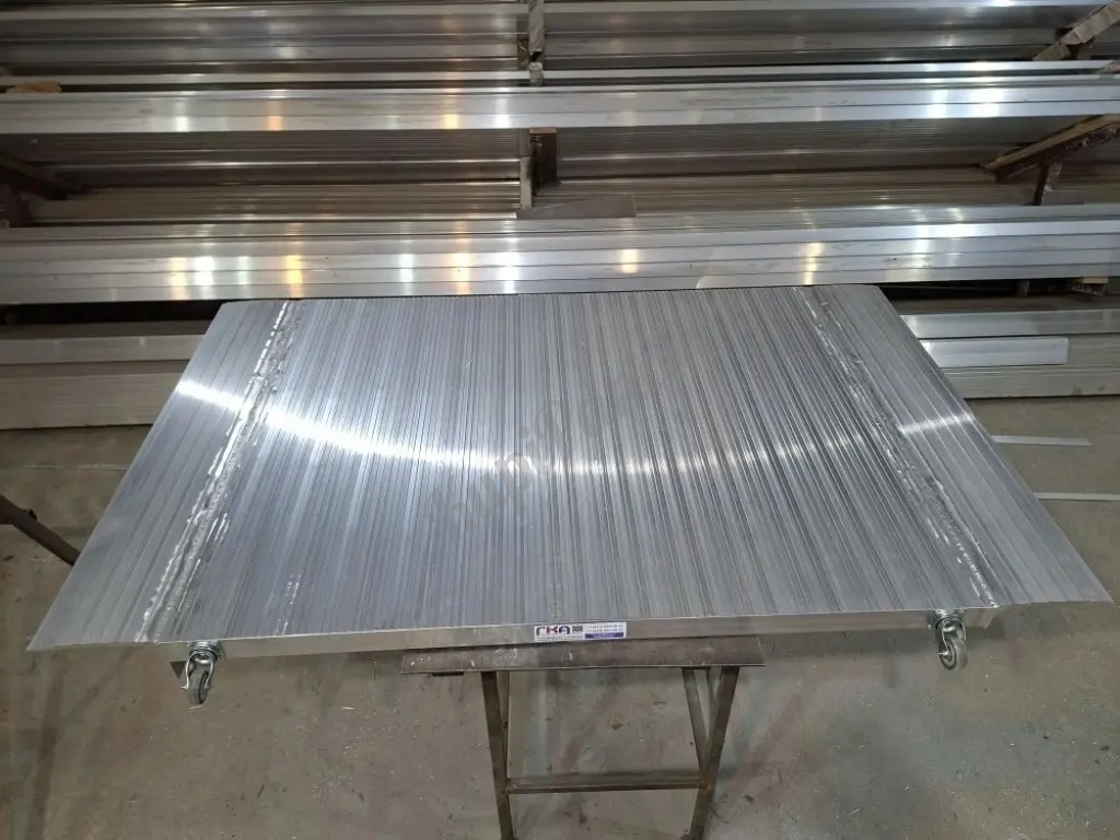 Мост перегрузочный для складской техники, рохли