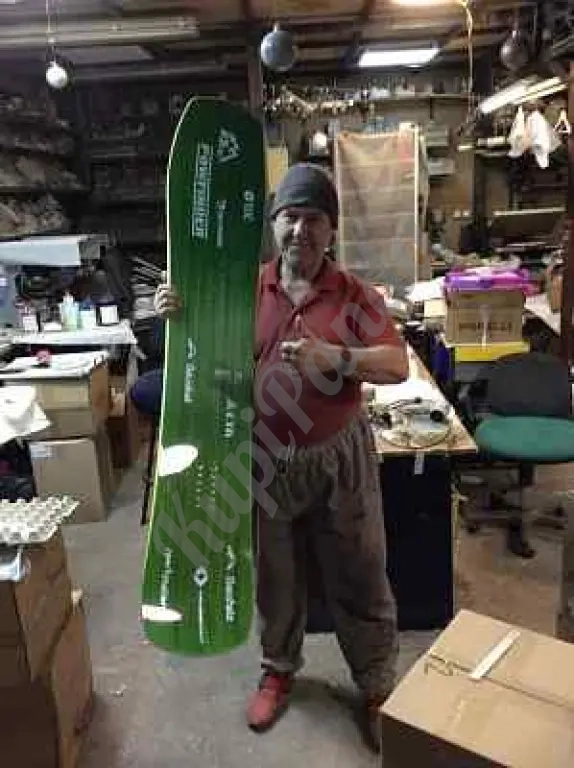 Нанесение логотипа и брендирование спортивной продукции