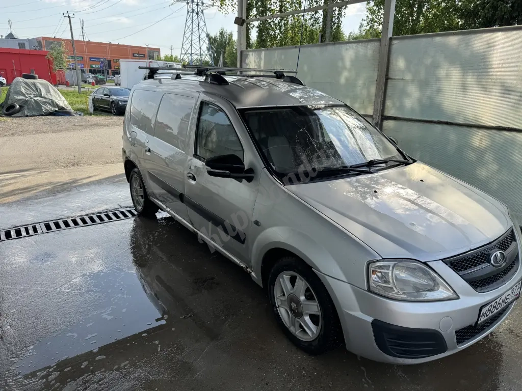Продаю автомобиль Ларгус