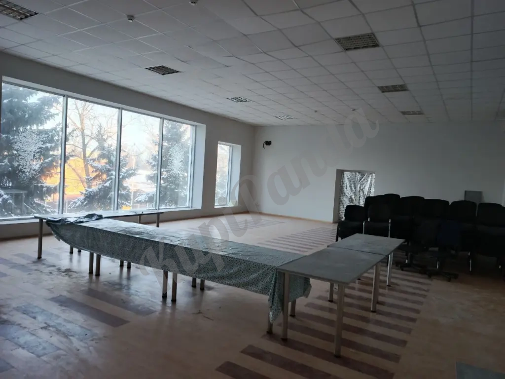 Аренда офисного помещения 750 м² в г.Луганск