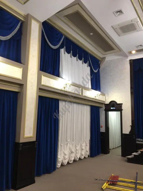 Пошив театральных штор для бюджетных организаций из негорючих тканей.