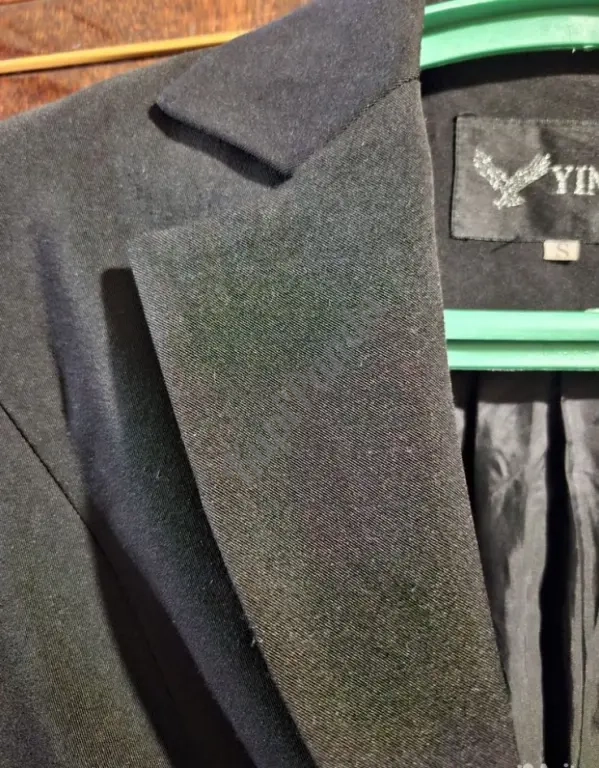 Пиджак женский 42 размер чёрный классический