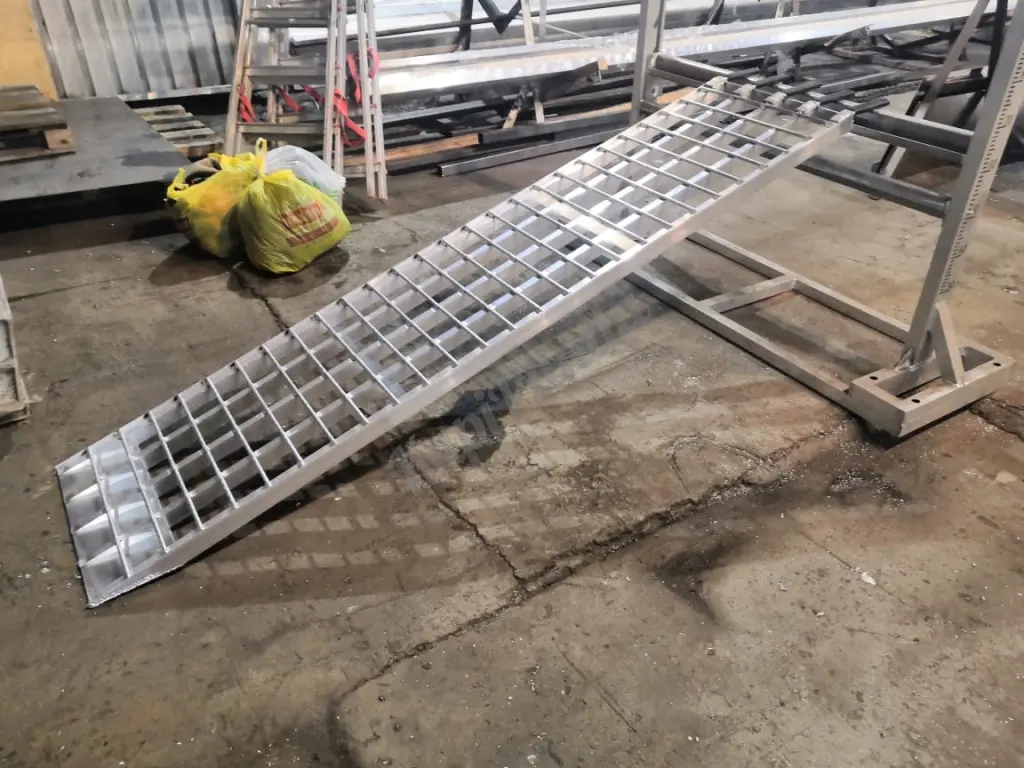 Трап приставной ГКА 5.250.40.2/3