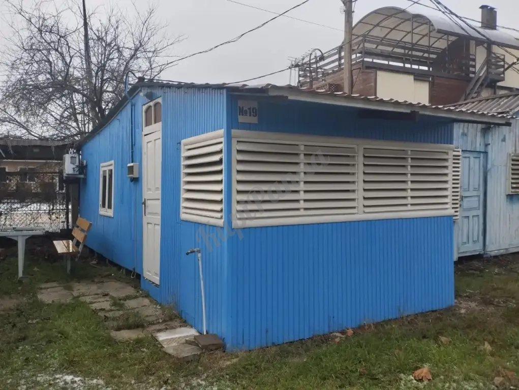 Продается деревянный домик сезонного проживания у самого синего моря