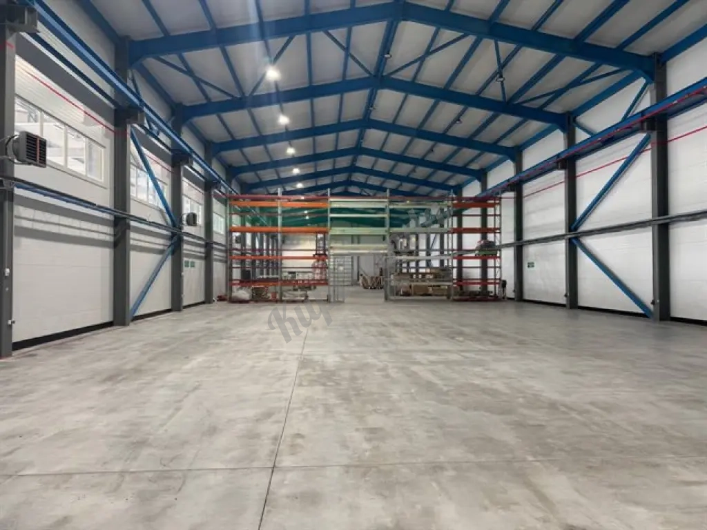 Аренда отапливаемых ангаров 1300 м2 и 1500 м2 с двумя кран-балками на 5 т