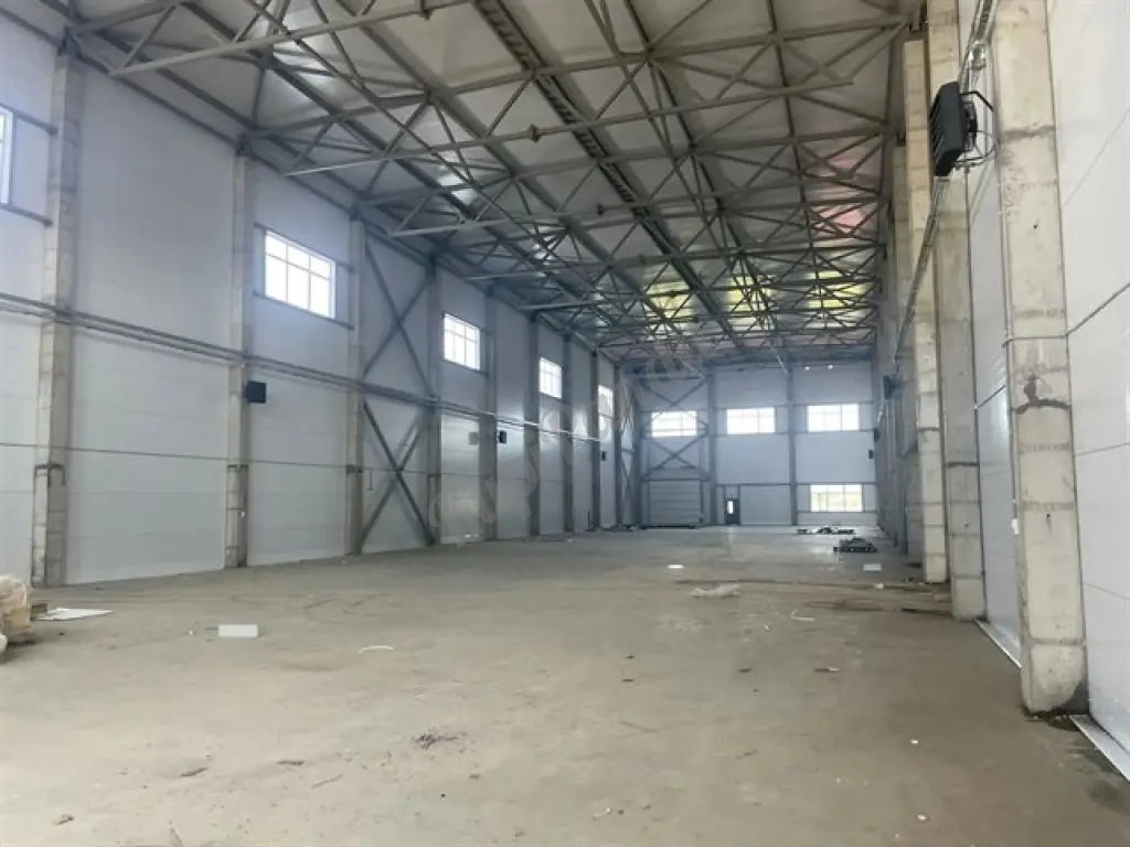 Аренда под склад или производство 2700 кв. м с пандусом